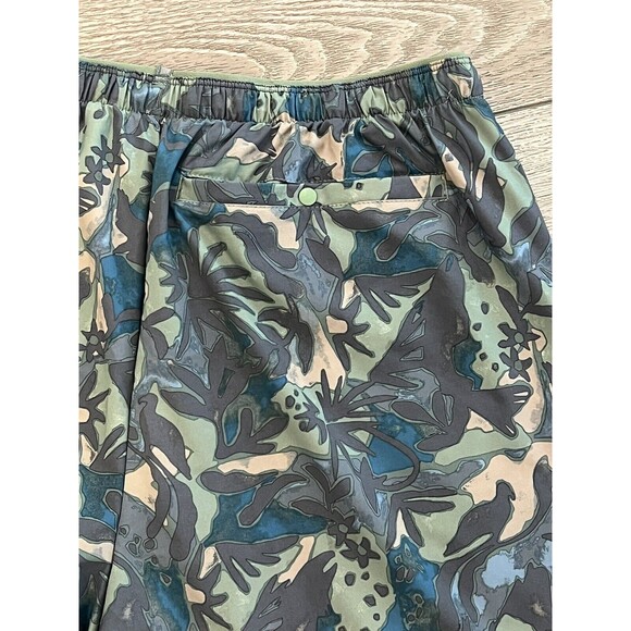 Patagonia Mens Shorts Size Small Multi Trails Running Hiking Green NWT - Picture 8 of 8